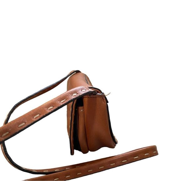 👍🥳 Adrienne Vittadni Womens Brown Inner Zipper Pockets Casual Crossbody Bag - Picture 4 of 10